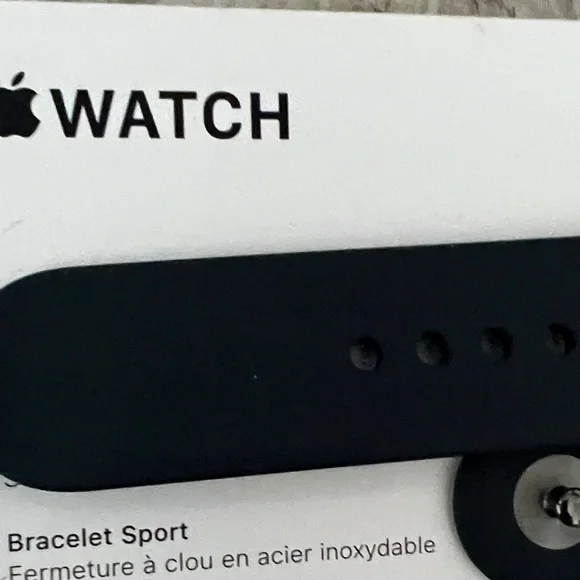 New Apple Watch band $20 44m black & New stainless look watch band $20 for both - Picture 4 of 4